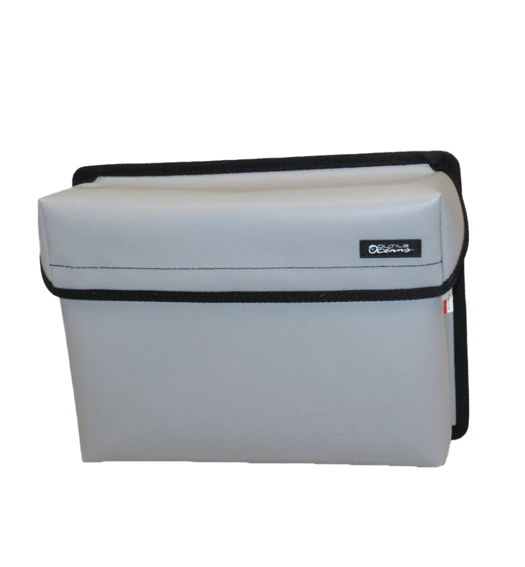 Gary Organizer with Velcro Flap